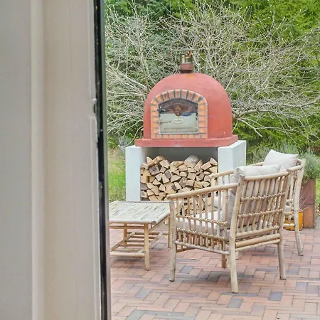 Modernised 70s In Forest Near Holiday home *
