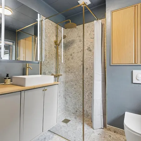 Moderniseret 70'er-sommerhus I Skoven Nær * Nykøbing Sjælland